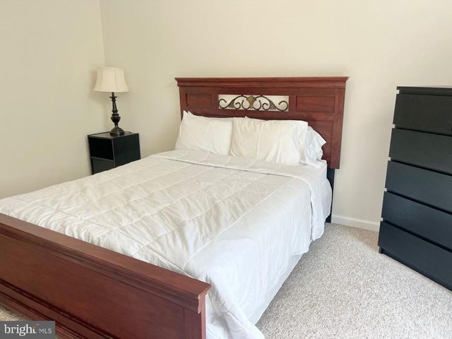 64 LONGVIEW DR, Lake Harmony, PA 18624