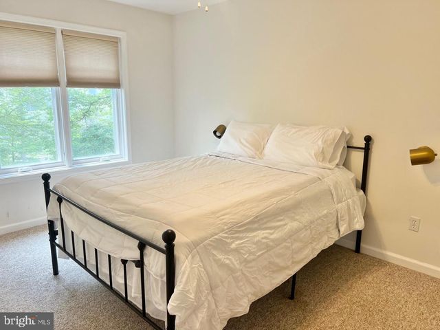 64 LONGVIEW DR, Lake Harmony, PA 18624