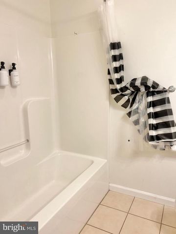 64 LONGVIEW DR, Lake Harmony, PA 18624