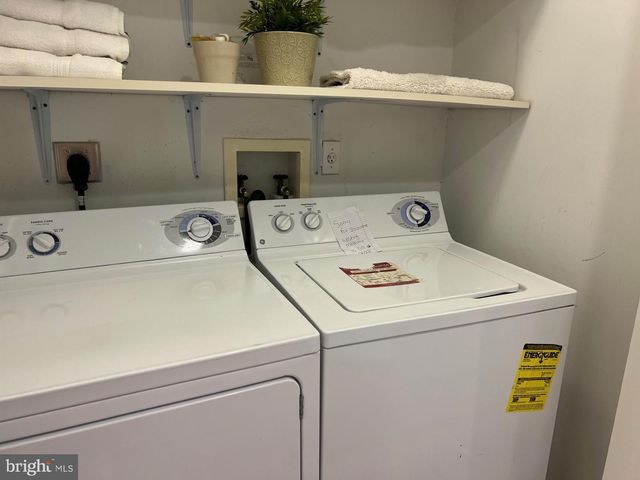 64 LONGVIEW DR, Lake Harmony, PA 18624