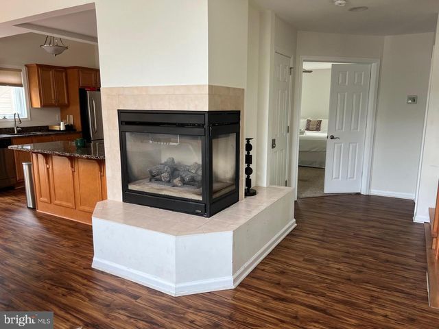 64 LONGVIEW DR, Lake Harmony, PA 18624