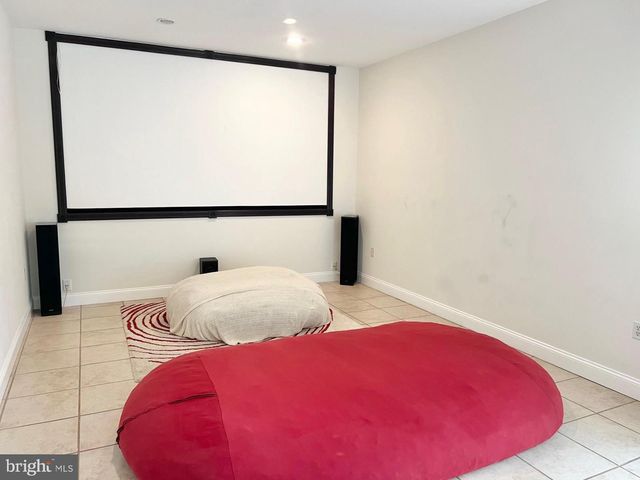 64 LONGVIEW DR, Lake Harmony, PA 18624