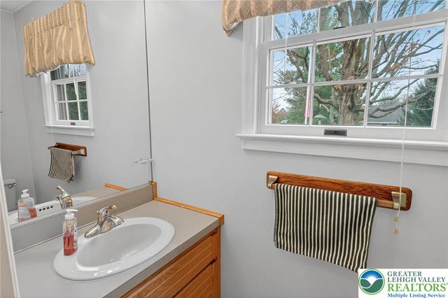 5524 Willow Way, Upper Macungie Twp, PA 18069