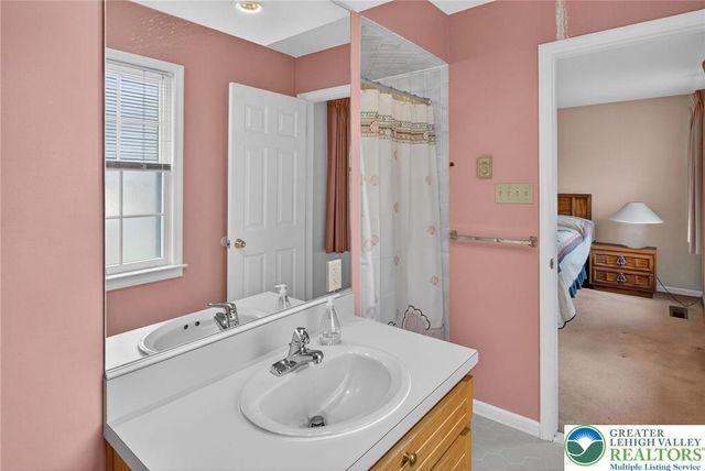 5524 Willow Way, Upper Macungie Twp, PA 18069