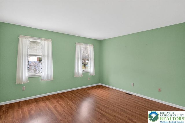 5524 Willow Way, Upper Macungie Twp, PA 18069