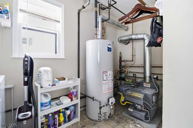 6 Pleasant Hill Rd, Roxbury Twp., NJ 07876