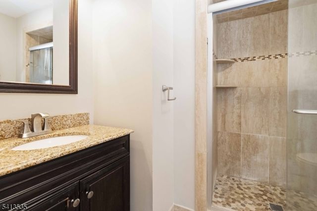 6 Pleasant Hill Rd, Roxbury Twp., NJ 07876