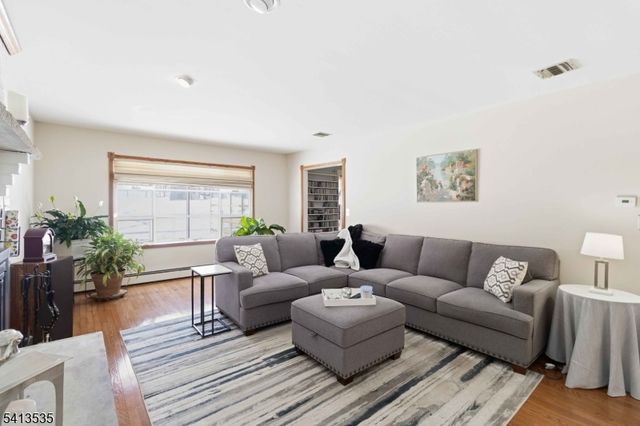 6 Pleasant Hill Rd, Roxbury Twp., NJ 07876