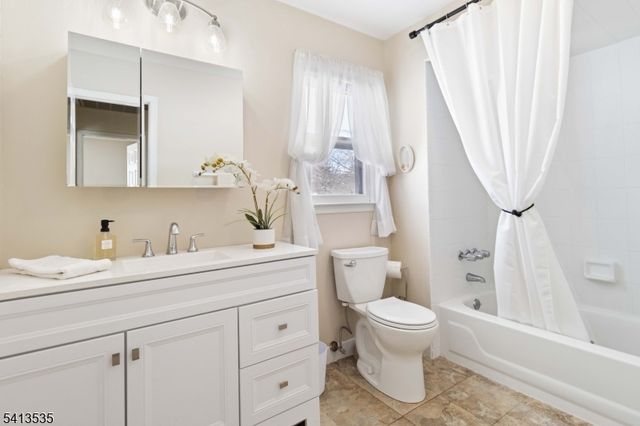 6 Pleasant Hill Rd, Roxbury Twp., NJ 07876