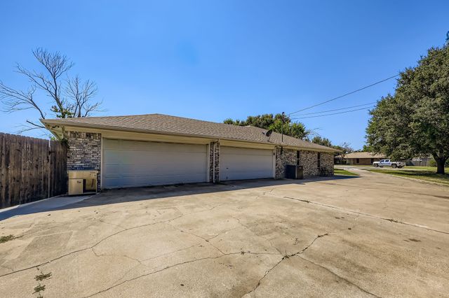 1605 Ann And Dossy Court, Crowley, TX 76036