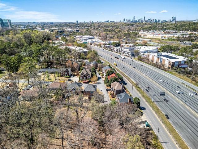 1734 Summit Glen, Atlanta, GA 30329