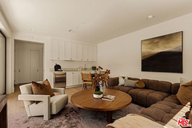 2234 Midvale Avenue, Los Angeles, CA 90064