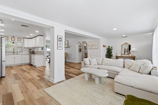 2427 COUNTRY OAKS Lane, Palm Beach Gardens, FL 33410
