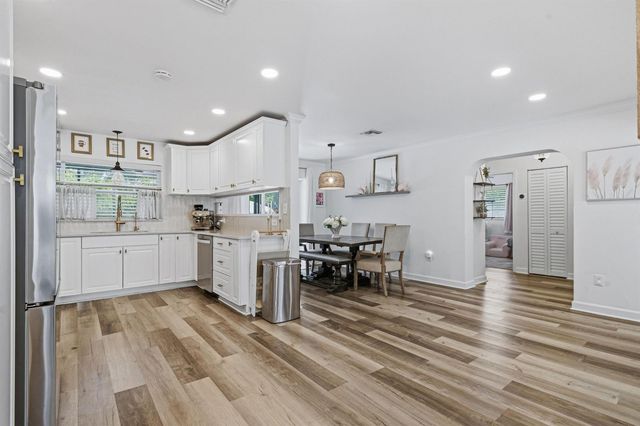 2427 COUNTRY OAKS Lane, Palm Beach Gardens, FL 33410