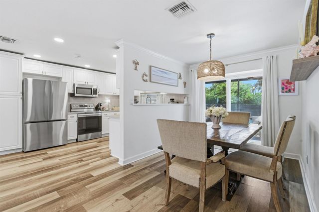 2427 COUNTRY OAKS Lane, Palm Beach Gardens, FL 33410
