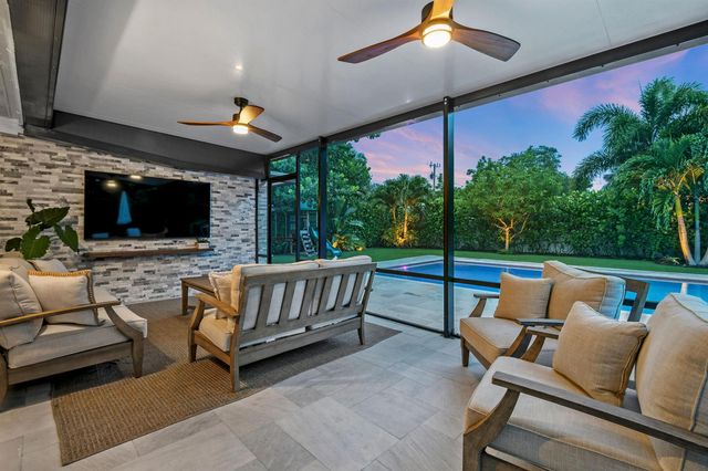 2427 COUNTRY OAKS Lane, Palm Beach Gardens, FL 33410