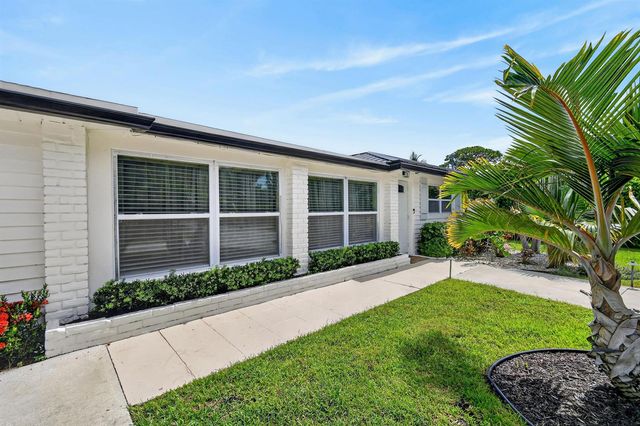 2427 COUNTRY OAKS Lane, Palm Beach Gardens, FL 33410