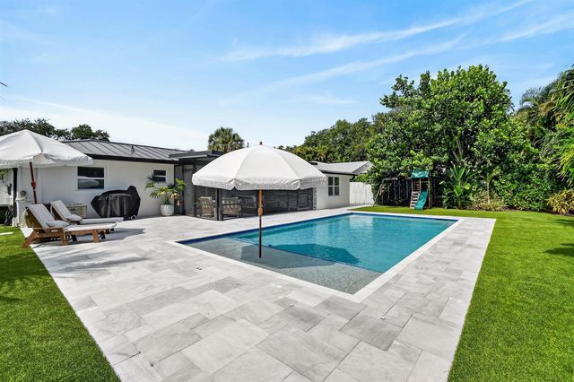 2427 COUNTRY OAKS Lane, Palm Beach Gardens, FL 33410