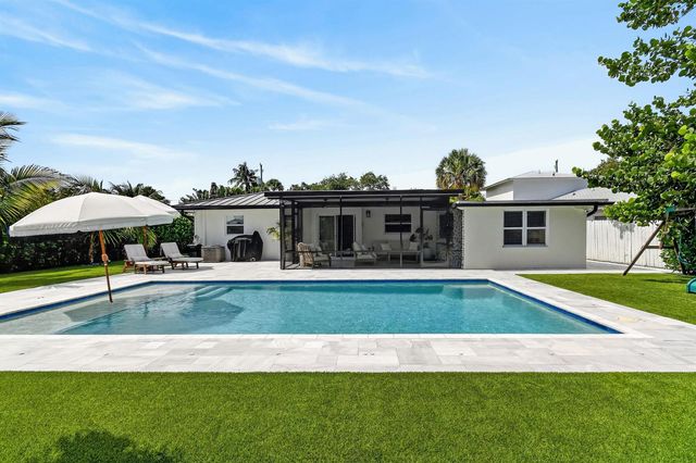 2427 COUNTRY OAKS Lane, Palm Beach Gardens, FL 33410