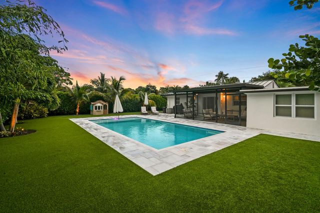 2427 COUNTRY OAKS Lane, Palm Beach Gardens, FL 33410
