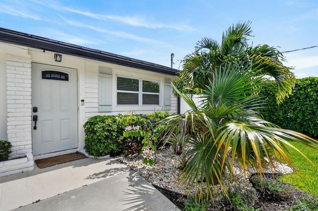 2427 COUNTRY OAKS Lane, Palm Beach Gardens, FL 33410