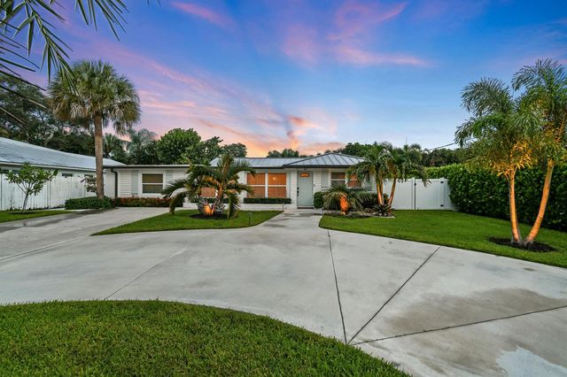 2427 COUNTRY OAKS Lane, Palm Beach Gardens, FL 33410