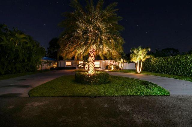 2427 COUNTRY OAKS Lane, Palm Beach Gardens, FL 33410