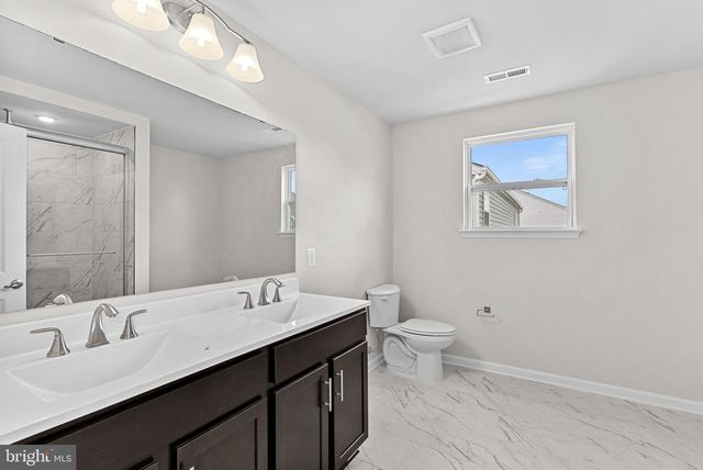 80 FREEMAN ST, Ranson, WV 25438