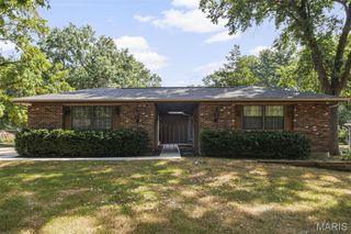 1040 Bridgeport Drive, Ellisville, MO 63011