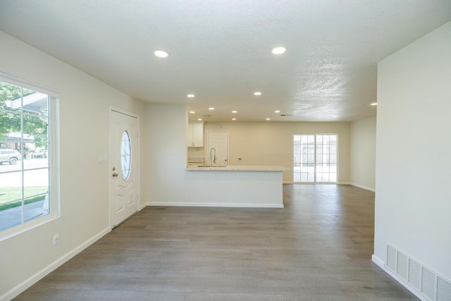 1708 Sandalwood Dr, Stockton, CA 95210