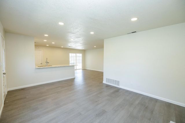 1708 Sandalwood Dr, Stockton, CA 95210