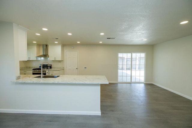 1708 Sandalwood Dr, Stockton, CA 95210