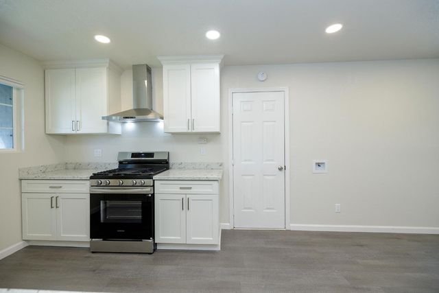 1708 Sandalwood Dr, Stockton, CA 95210