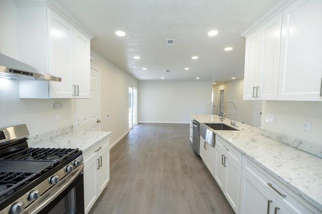 1708 Sandalwood Dr, Stockton, CA 95210