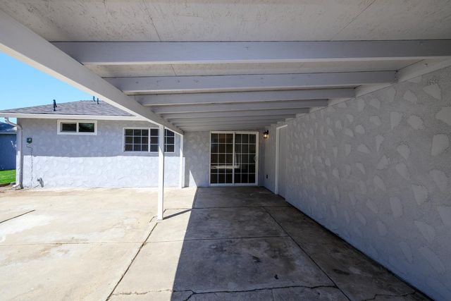 1708 Sandalwood Dr, Stockton, CA 95210