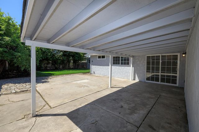 1708 Sandalwood Dr, Stockton, CA 95210