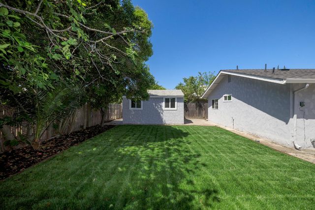 1708 Sandalwood Dr, Stockton, CA 95210