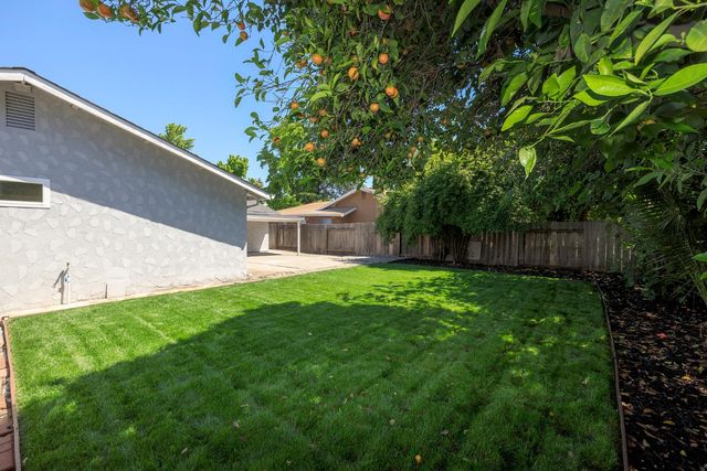 1708 Sandalwood Dr, Stockton, CA 95210