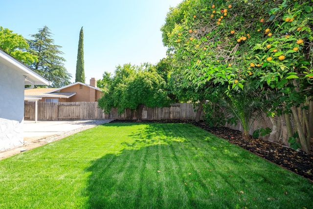 1708 Sandalwood Dr, Stockton, CA 95210