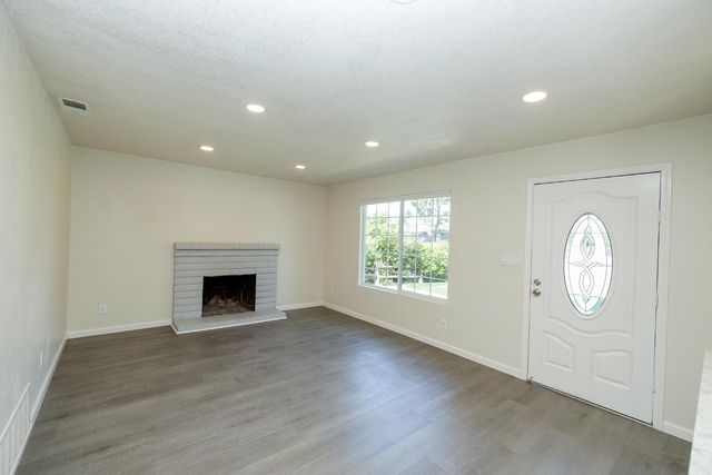 1708 Sandalwood Dr, Stockton, CA 95210