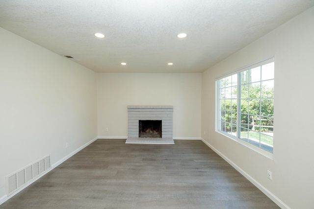 1708 Sandalwood Dr, Stockton, CA 95210