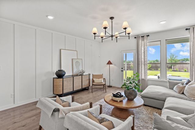 1512 Whistlers Way, Marion, TX 78124