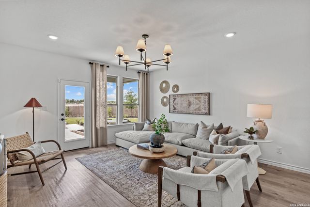 1512 Whistlers Way, Marion, TX 78124