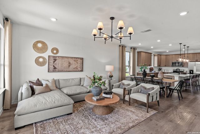 1512 Whistlers Way, Marion, TX 78124