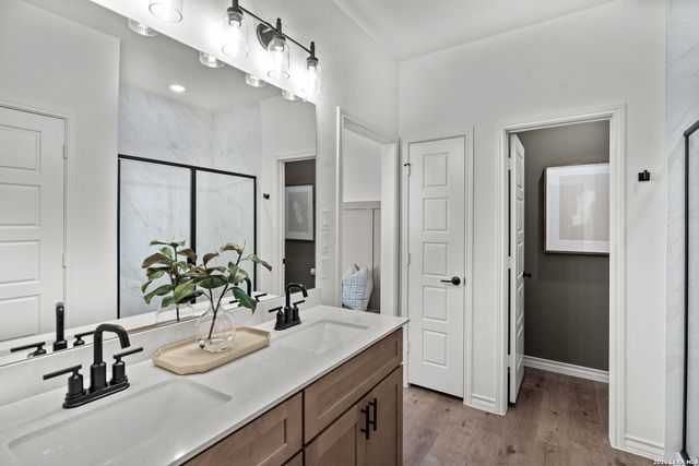 1512 Whistlers Way, Marion, TX 78124