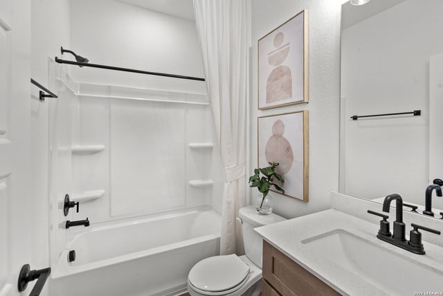 1512 Whistlers Way, Marion, TX 78124