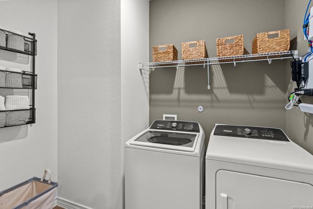 1512 Whistlers Way, Marion, TX 78124