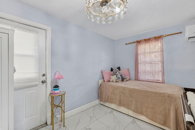 1705 Davie Boulevard, Fort Lauderdale, FL 33312