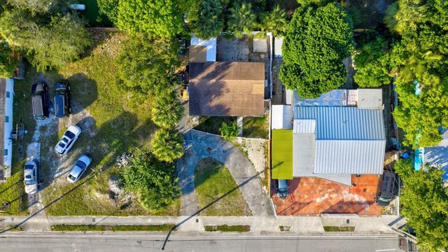 1705 Davie Boulevard, Fort Lauderdale, FL 33312