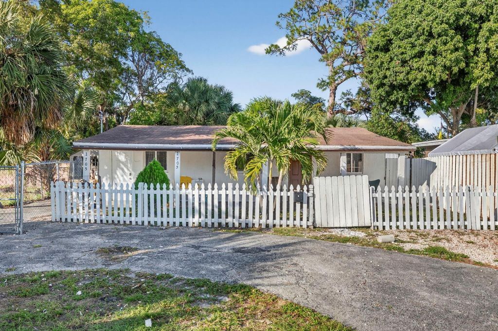 1705 Davie Boulevard, Fort Lauderdale, FL 33312